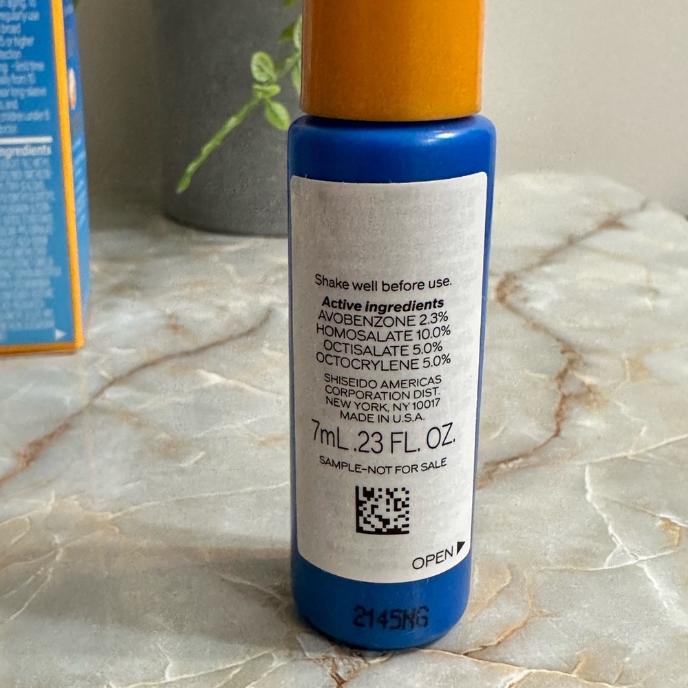 Shiseido Ultimate Sun Protector Lotion SPF 50+ Sunscreen - Travel size - Picture 6 of 6